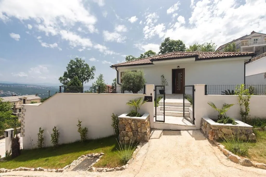 Casa Maya Deluxe Appartment With A Pool Opatija